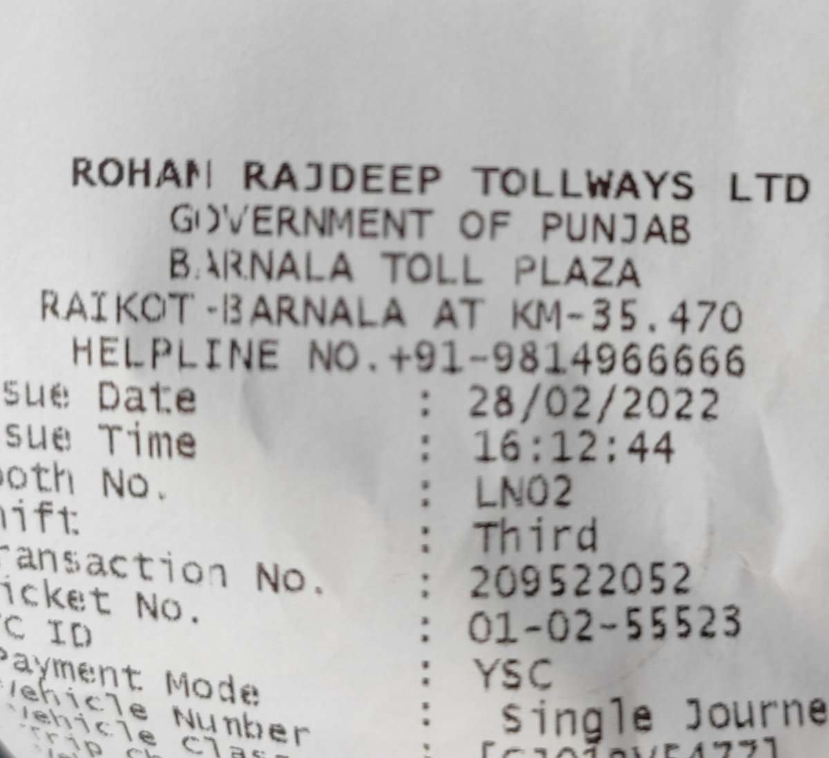 TPSOberoi's tweet photo. @nitin_gadkari refused fasttag, expected cash payment https://t.co/KAMaZzpz63