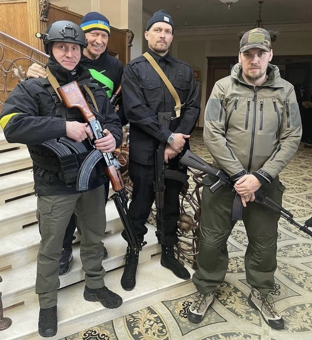 ringmagazine's tweet photo. Oleksandr Usyk joined the Kyiv Territorial Defense in Ukraine to defend his country from Vladimir Putin's invasion by Russia… https://t.co/UUHZy0ADVe