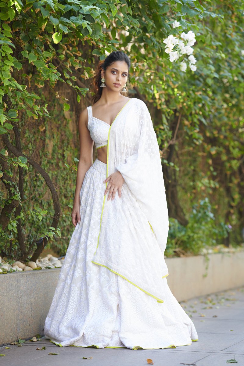 gaurikhan's tweet photo. Pure 💥 https://t.co/GK1YqbN9GF