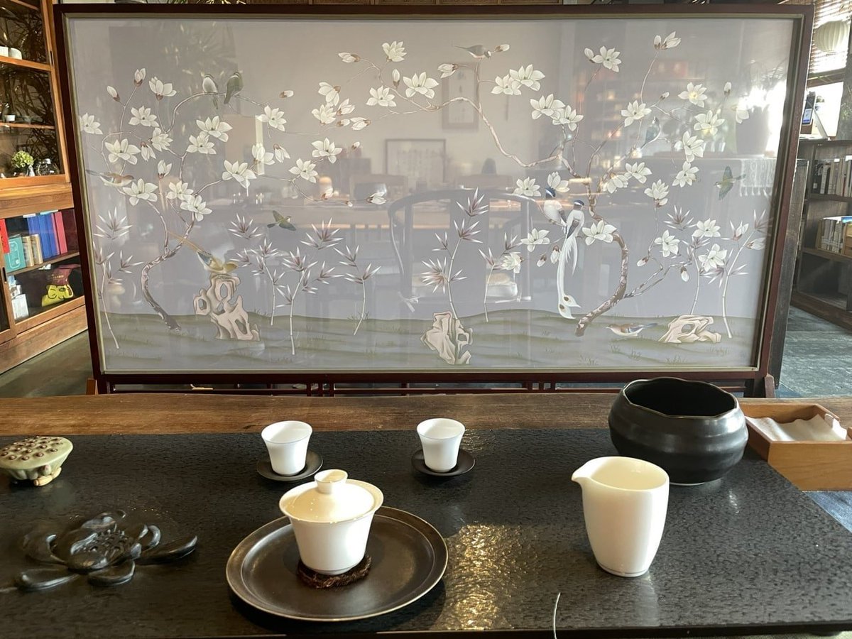 Gyorci640's tweet photo. Tea drinking is a mood, tea tasting is a mood. The moment of true self, holding a cup of tea https://t.co/eeMHarFruC