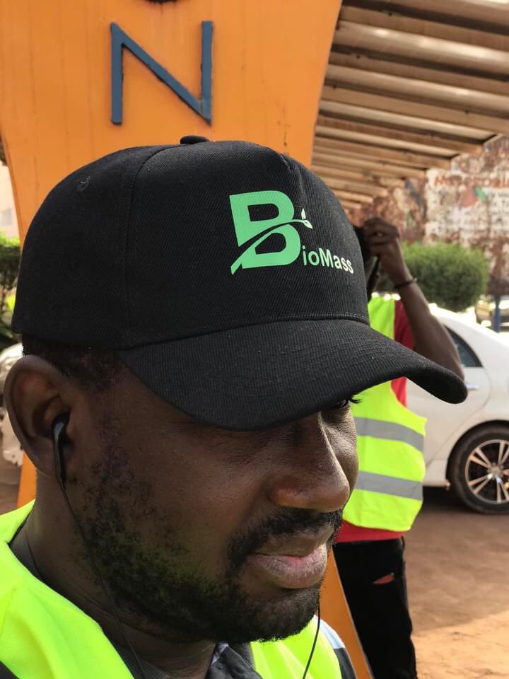 sanuva2's tweet photo. Visite hier du showroom de Soninkara Solar Electro dans le cadre du Programme Entrepreneuriat Vert et Leadership 🇺🇸🇲🇱 @USEmbassyMali https://t.co/6WEcS9635G