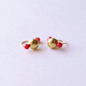 KAUNIS_JP's tweet photo. イヤリングもあります。Tenpchi ear clips / 3月の誕生石「染サンゴ」https://t.co/RIEMJq5AiO https://t.co/cAznP9SlXK