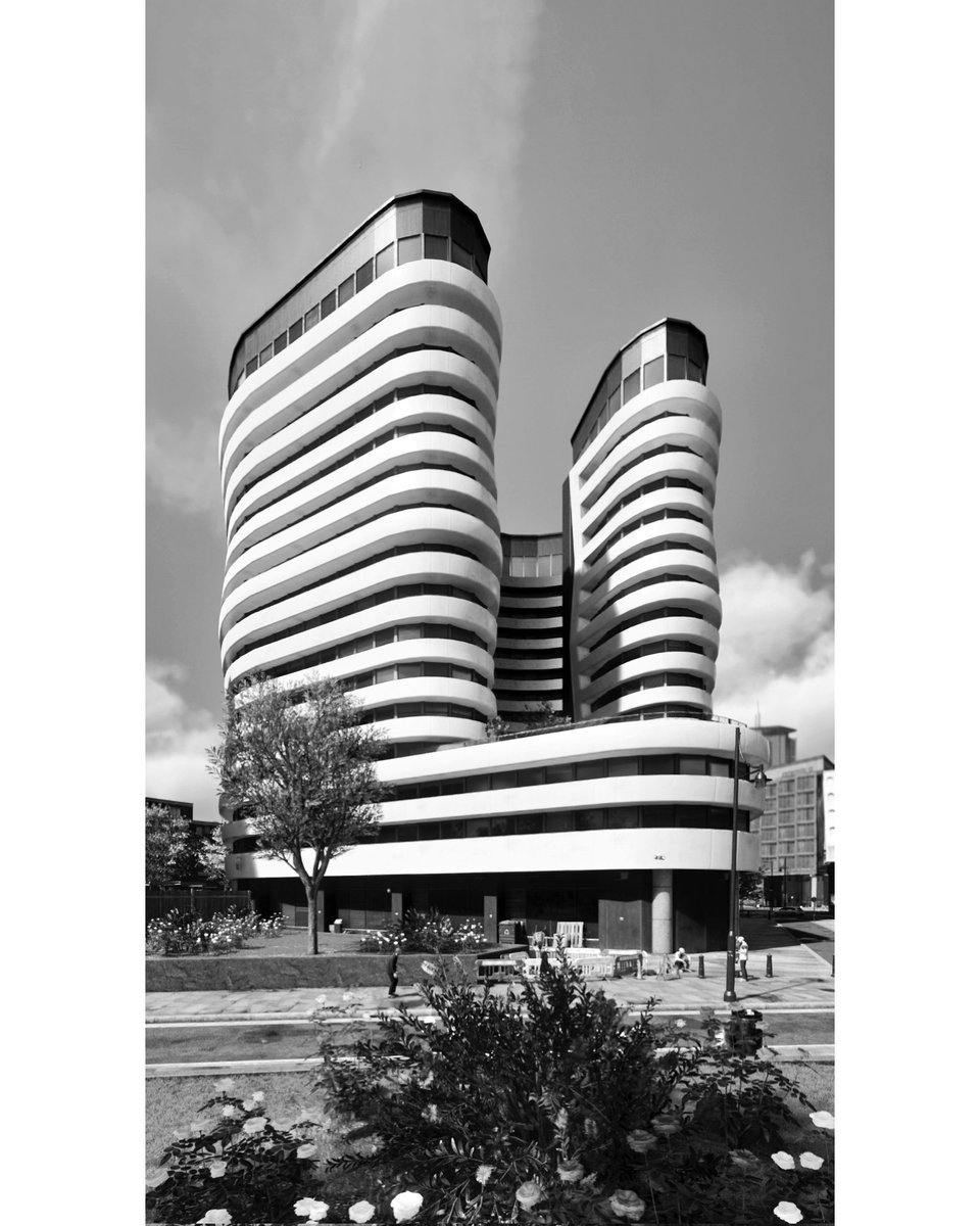 Watch Dogs: Legion 

Project: 199 Westminster Bridge Road | DLD College London
Architect: <a href="/AHMMArchitects/">AHMM</a>
.
.
#virtualphotography #WatchDogsLegion #PhotoMode #ThePhotoMode #societyofvirtualphotographers #VGPUnite #GamerGram #WorldofVP #thecapturecollective #vpgamers #VGPNetwork