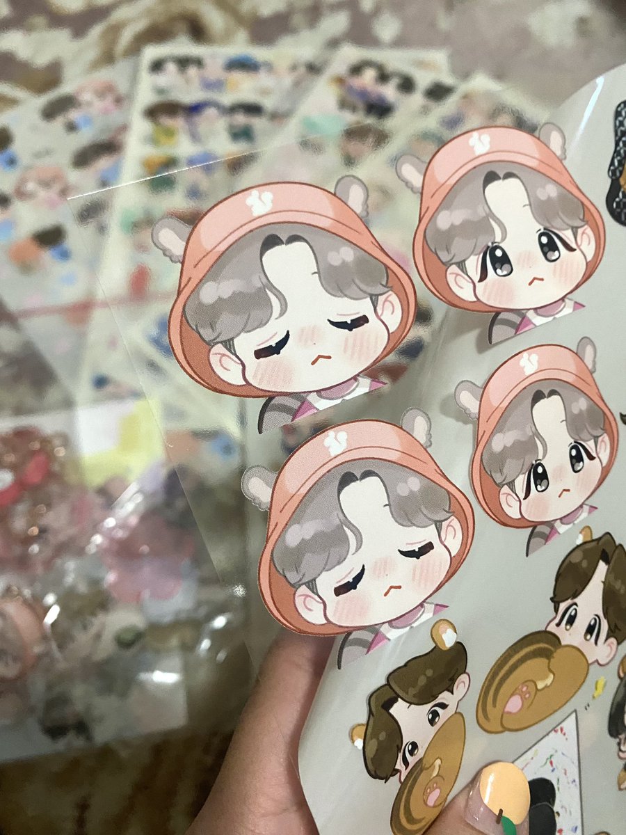 a922202002's tweet photo. 感謝ping代購💜💜
最喜歡的Bebe
失心瘋買了一堆吊飾跟貼紙🤣
真的非常喜歡Bebe畫的厚比🥺
謝謝@pingmoon0321 💜
Tks @bebe_sope 💜 https://t.co/mY5r8wW2N7