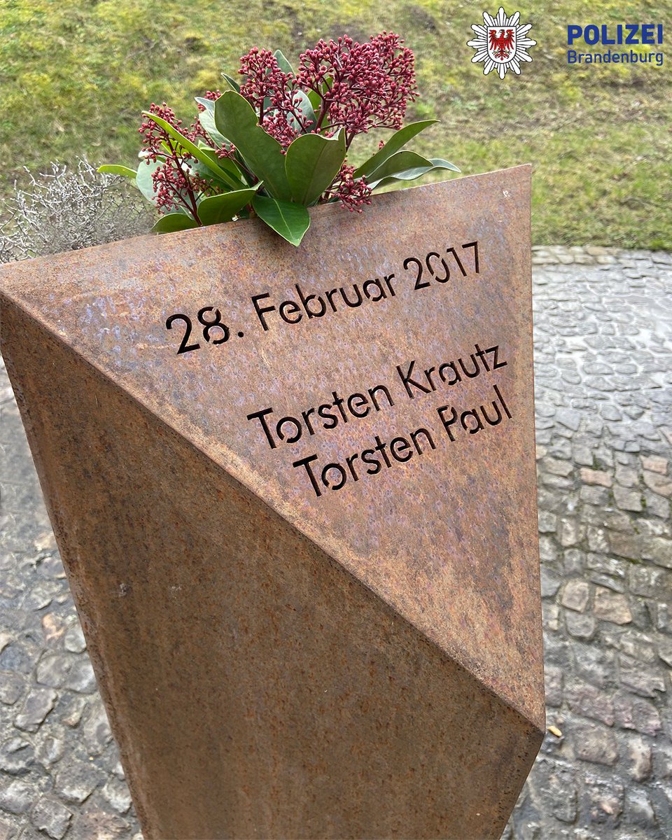 Stele zur Erinnerung an die am 28.Februar 2017 im Dienst der Polizei Brandenburg getöteten Kollegen Torsten Krautz und Torsten Paul 