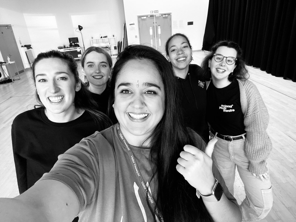 SitaThomas5's tweet photo. Had such a great day on the weekend at @RWCMD leading an @NYTofGB auditions roadshow workshop with @leahgaffey and three awesome NYT ambassadors Amelia, Sam and @susannahgreenow. The best energy in the space full of optimism and potential 💙🖤 https://t.co/F2R66s7Srg
