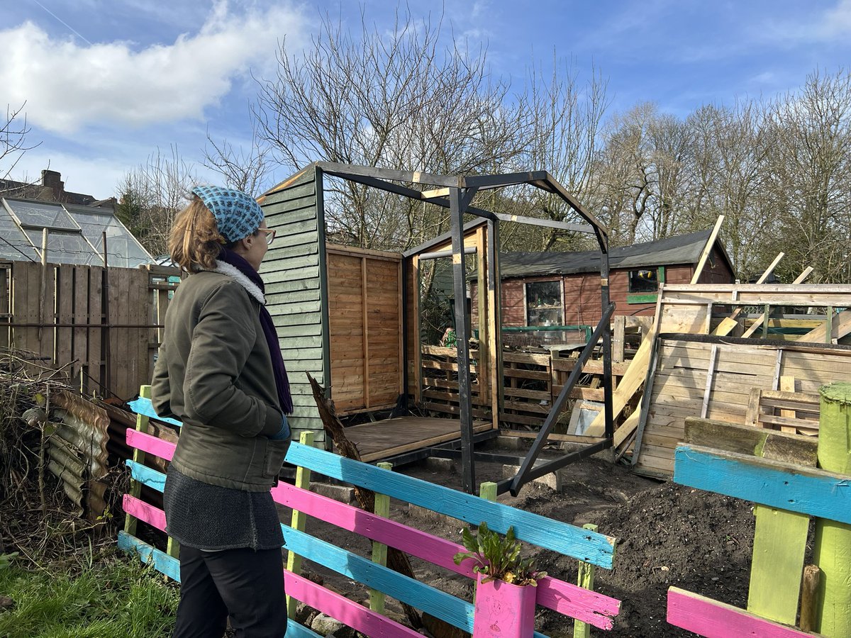 FestivalStoke's tweet photo. Catch up on the #GreeningStoke #allotmentblog here ⬇️
https://t.co/nAohCOHUBJ
See how the shed is coming along and read all about the Wonder Women sessions. 💚
You can sign up for updates on the about page too 👍🏻 
#communitygarden 🌿 https://t.co/I0JMcj1iYb