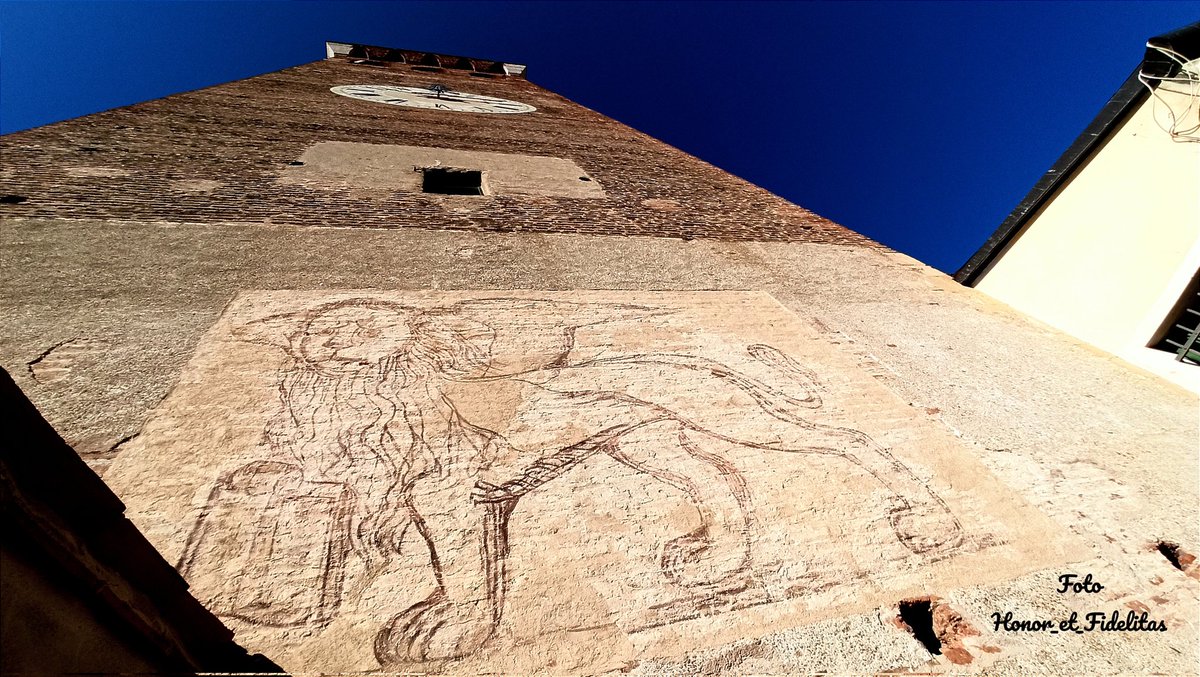 FornaroMf's tweet photo. Città di #Bassanodelgrappa. Torre Civica o Grande. 

#LeoneMarciano andante a sinistra reggente libro aperto (anepigrafo. La #sinopia è verosimilmente databile a subito prima la guerra #cambraica (1508)... https://t.co/mSW1nh2tdn