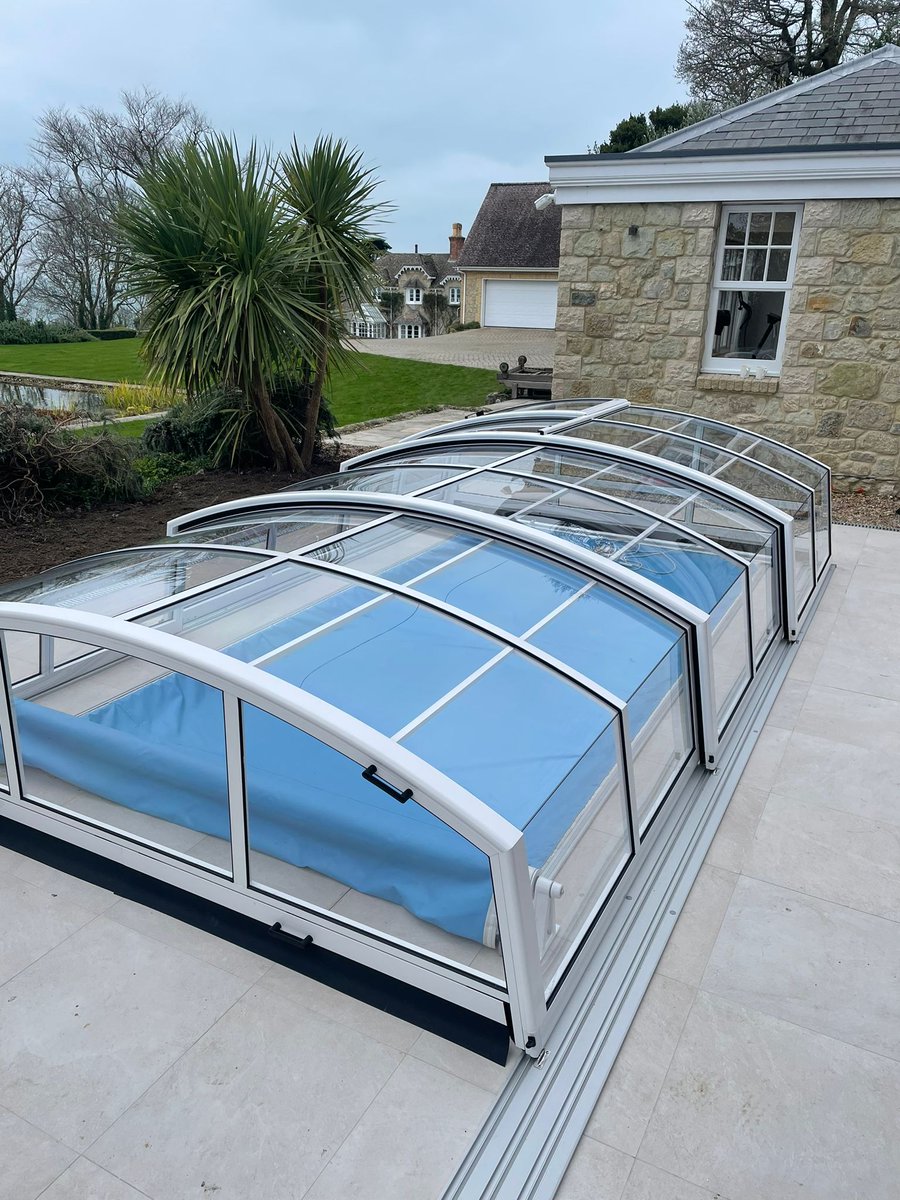 AlukovUK's tweet photo. Imperia Neo swim-spa enclosure installed on beautiful Isle of Wight.
Such a treat for our factory installation crew to be able to enjoy  cup of tea ☕️ and lunch🍔 looking at the stunning views and surrounding😍🛳
https://t.co/NLBlb1MAuG https://t.co/WNmndzpIHu