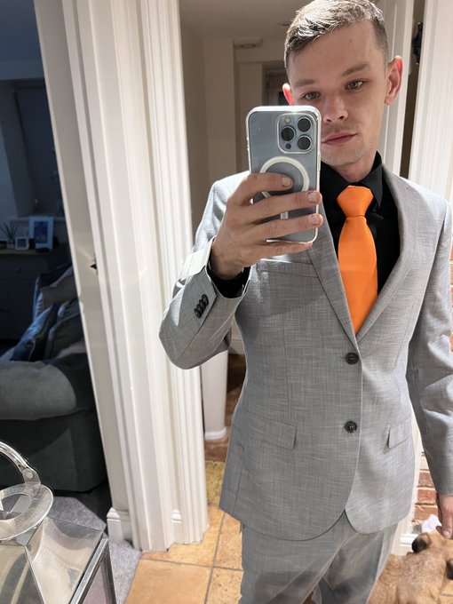 Suited and booted ????♂? https://t.co/pnEoB7xvKV
