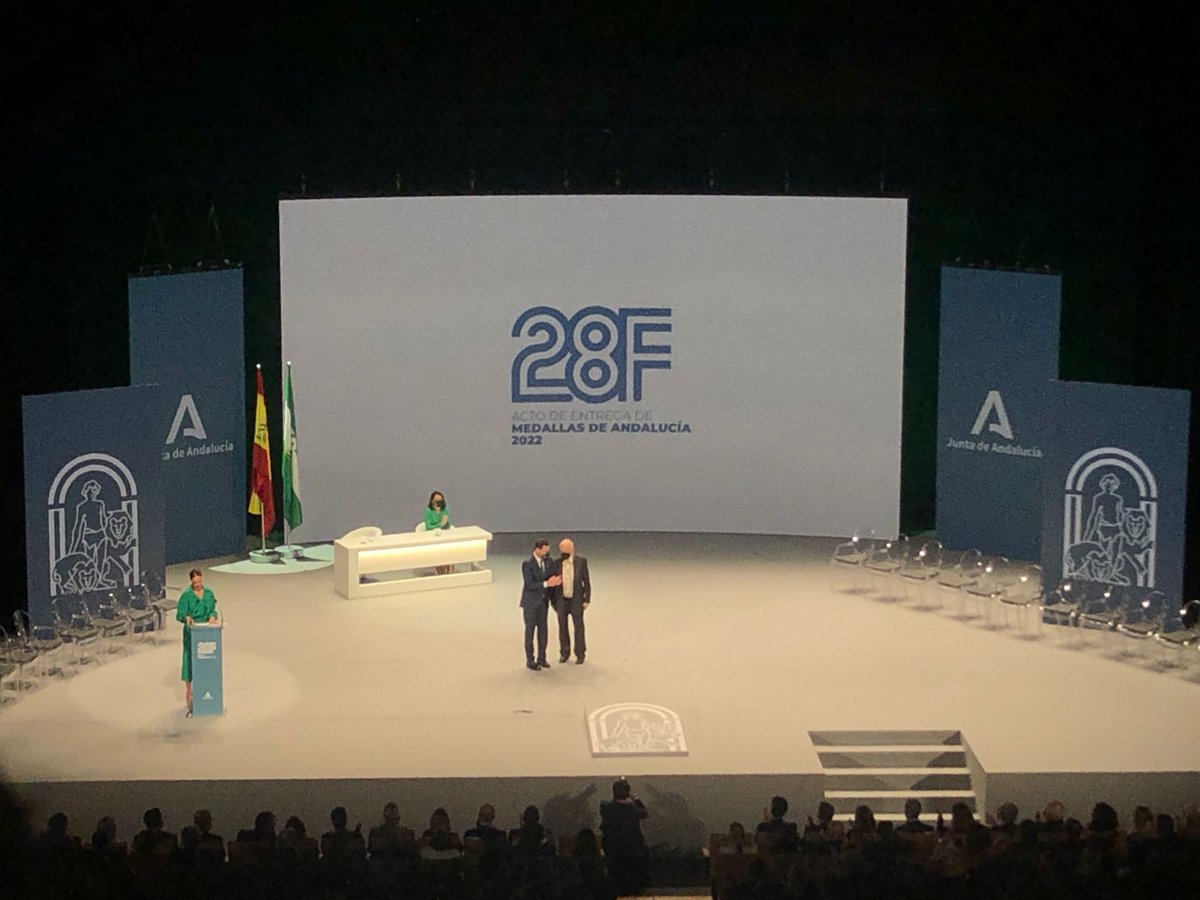 SCOUTSAND's tweet photo. Hoy 28 de febrero, con motivo del Día de Andalucía, estamos presentes en el Acto de Entrega de Medallas de Andalucía 2022 en el Teatro de la Maestranza de Sevilla

#28F
#SoyScoutEnAndalucía
#SomosScoutsDeAndalucía https://t.co/Ug6ORqaAGn