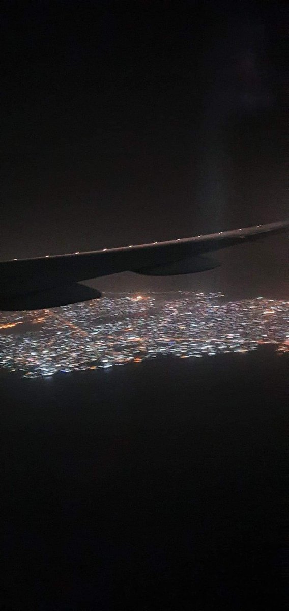 pour_guinee's tweet photo. La nuit à Conakry grâce au Président Alpha Condé.

#Guinee #Kibaro https://t.co/cq1tYnWABO