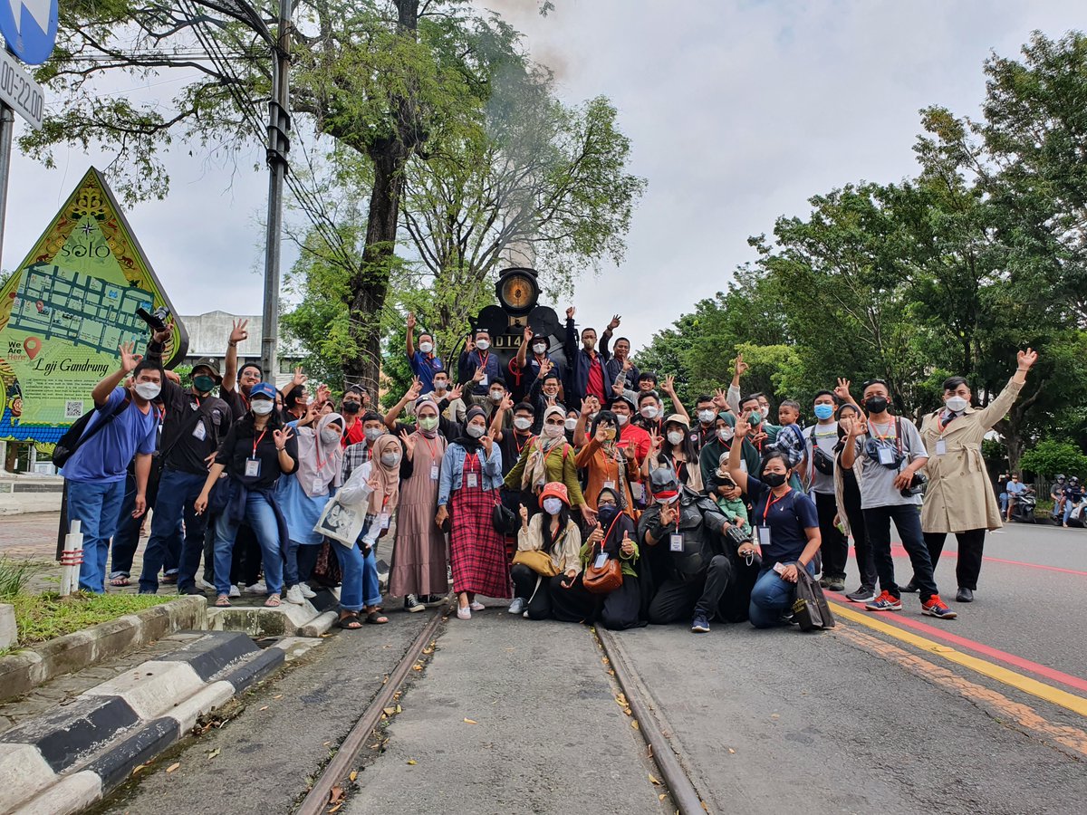 Terimakasih buat peserta acara sepur-sepuran Jaladara hari ini,....

semoga berkesan dan memberikan banyak kenangan indahhh

sampai jumpa di acara selanjutnya, yang jauh lebih gerrrr lagi. 😁