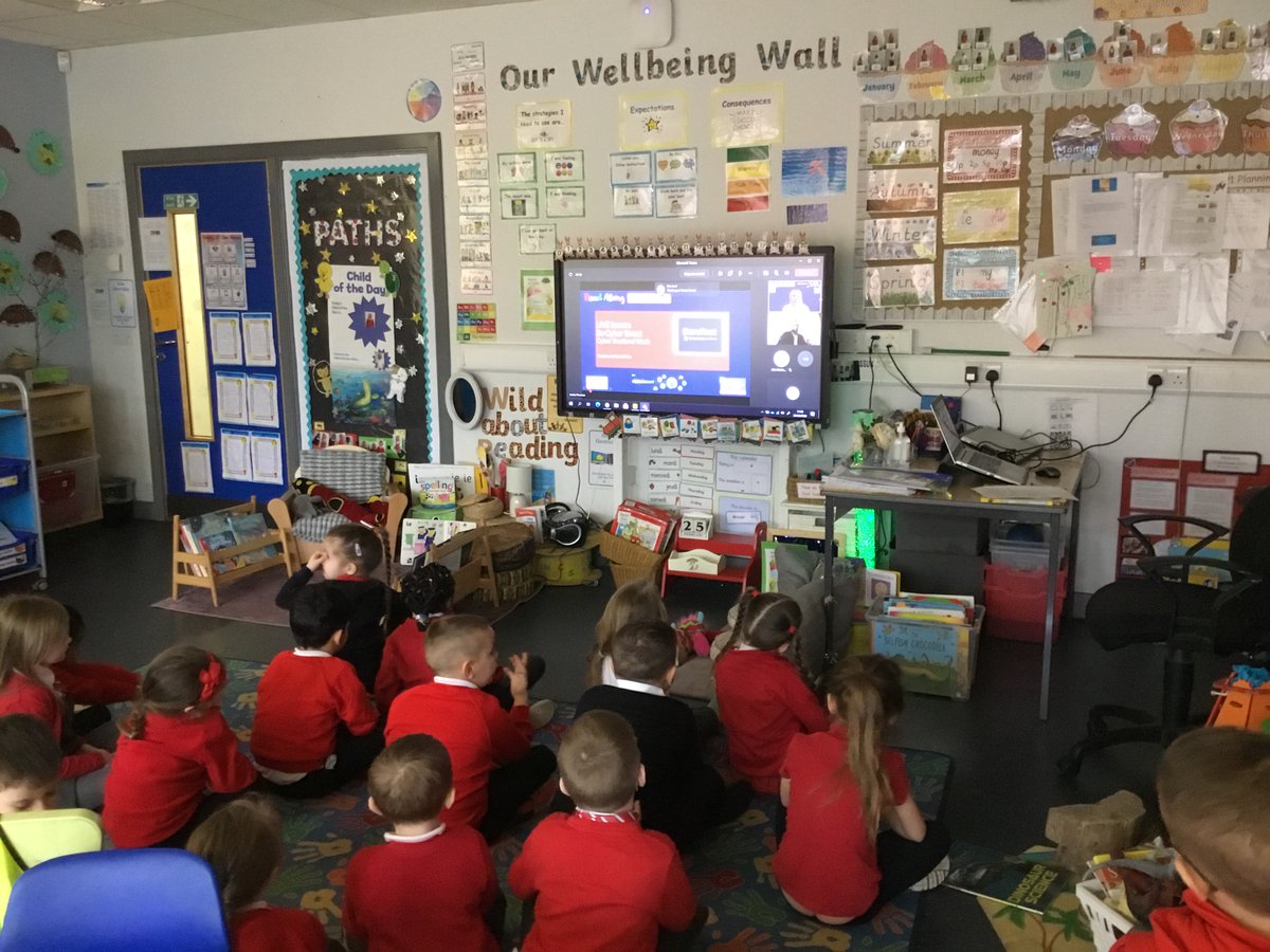 GlencoatsPS_'s tweet image. Thank you to @DigiLearnScot for our story MonkeyCow we have been thinking about how to create secure passwords. @ictcrowd #cyberscotlandweek2022 💻