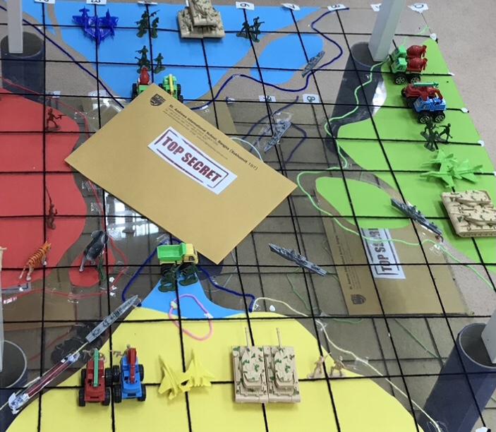 BenFairbro's tweet photo. #TheWorldPeaceGame could be an educational tool for 8-11 year olds to understand current events in #Ukraine

It has @UN, countries, @WorldBank and more roles to be acted out.

How will Ss solve the complex challenges the world faces, when many adults can't comprehend them? https://t.co/LmPDIK8n94
