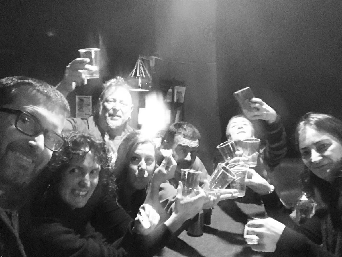 Reunió al #Dràstik pel proper MiniBeat <a href="/minibeatfest/">Festival MiniBeat</a> i vinilada amb el gran <a href="/fartwestmanagem/">Jordi</a> de Desconcert del Ritme als plats. Tot en regle!!! Seguim