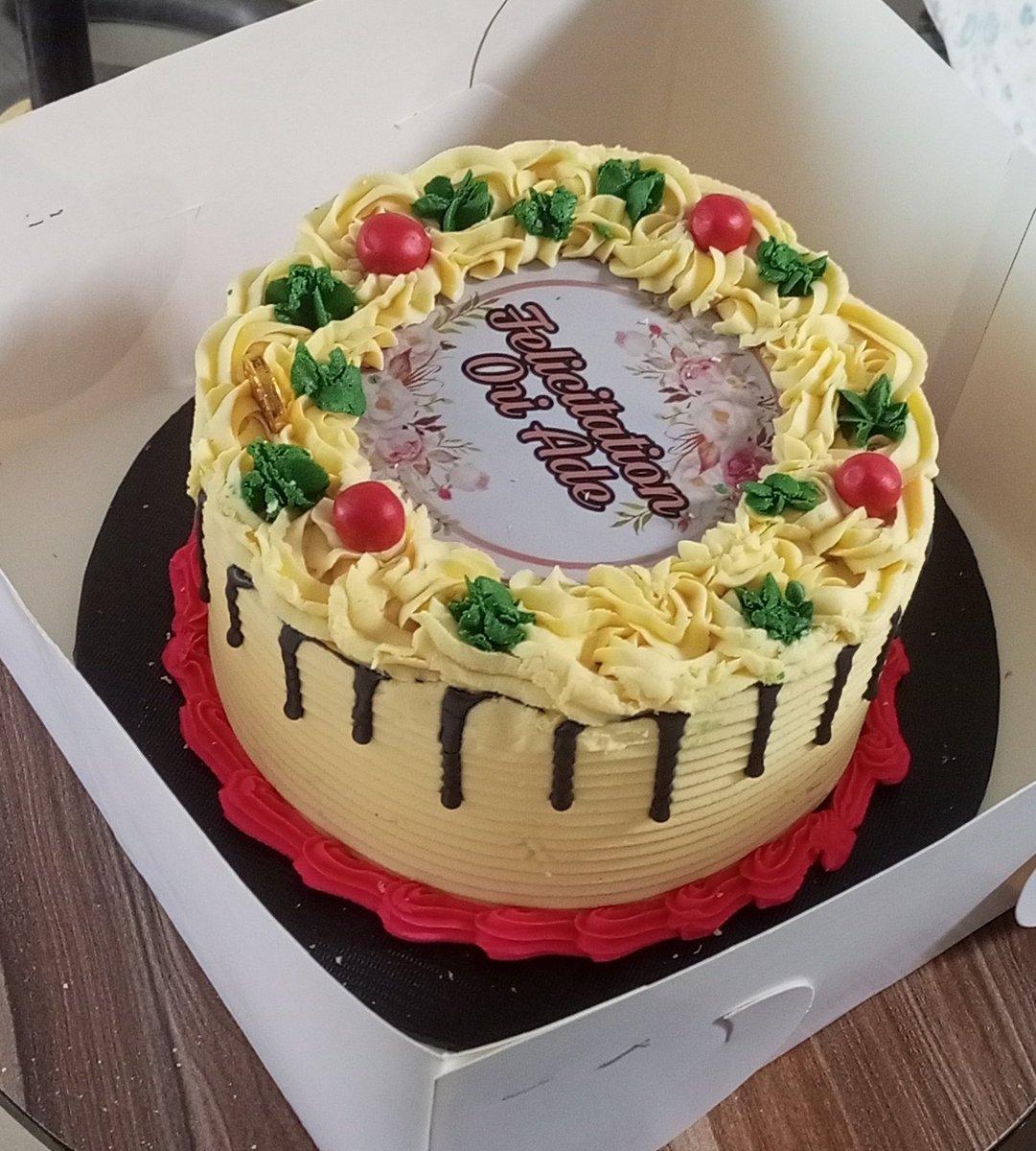 _Easybitess tweet picture