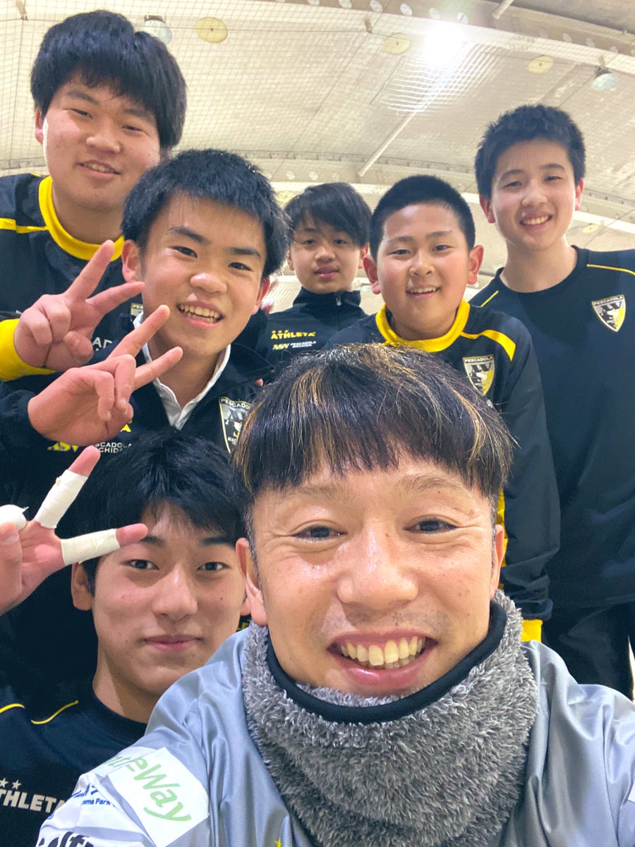 KosukeTomisawa's tweet photo. 今日もナイストレーニング🔥
@pescadola2007 U-15
ゴレイロスは新しい技術の獲得に、皆で協力し合って前向きに取り組んでいます👍
#ペスカドーラ町田
#フットサル
#futsal
#goakeeper https://t.co/q0Za3tvO7f