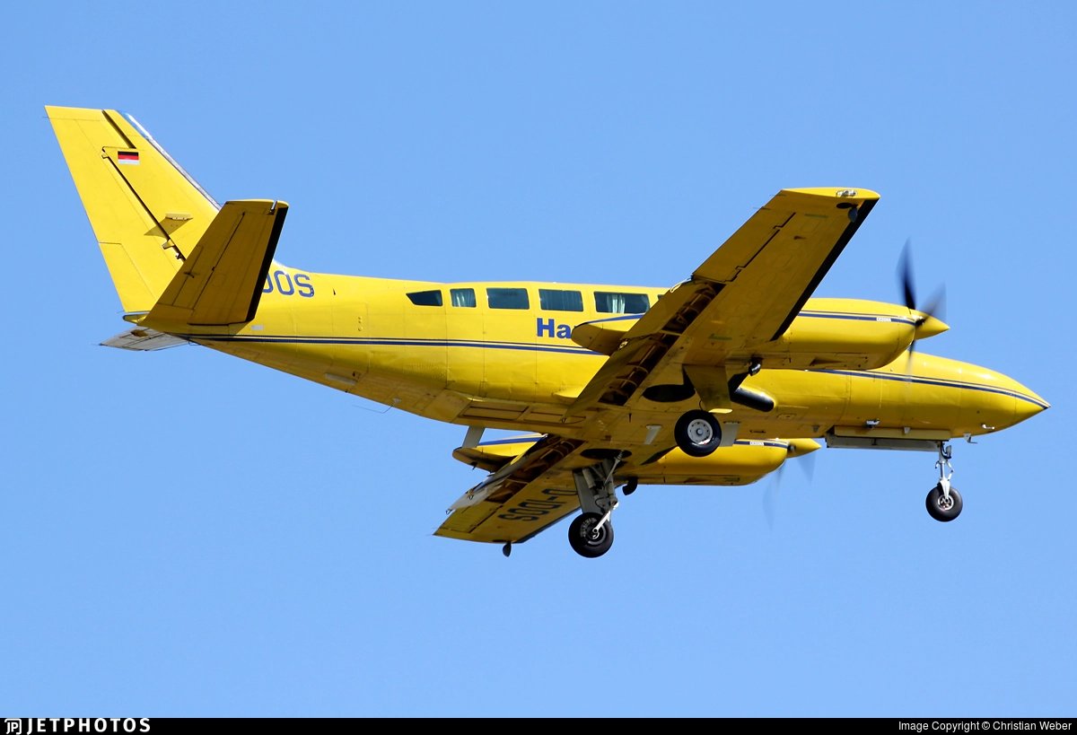 At_Geo's tweet image. Stralend weer ☀️, perfect voor het vliegen van de jaarlijkse luchtfoto's 📸 !

Nederland 🇳🇱
flightradar24.com/PHRVS/2af826e2
Slagboom &amp;amp; Peeters Aerial Photography @SlagboomPeeters 

Duitsland 🇩🇪flightradar24.com/DIDOS/2af82e66 
Hansa Luftbild @hansaluftbild