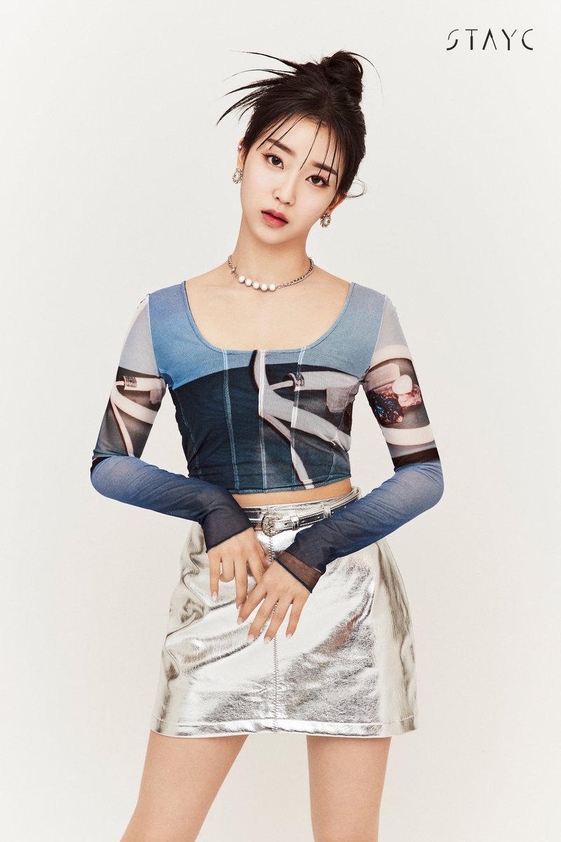 sumimbae's tweet image. That’s my promised place, I’ll flap my wings. A sparkling path of light, unmistakably. We’ll fly about, to every one of those gaps in space-time. ★