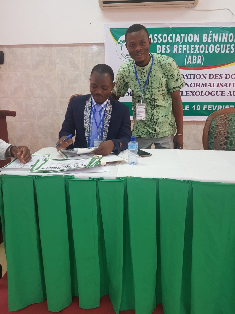 BassaleyA's tweet photo. Merci a l'association Béninoise des Réflexologues pour le travail abattu dans l acadre de la normalisation du métier de réflexologie https://t.co/0QHqMqS496
