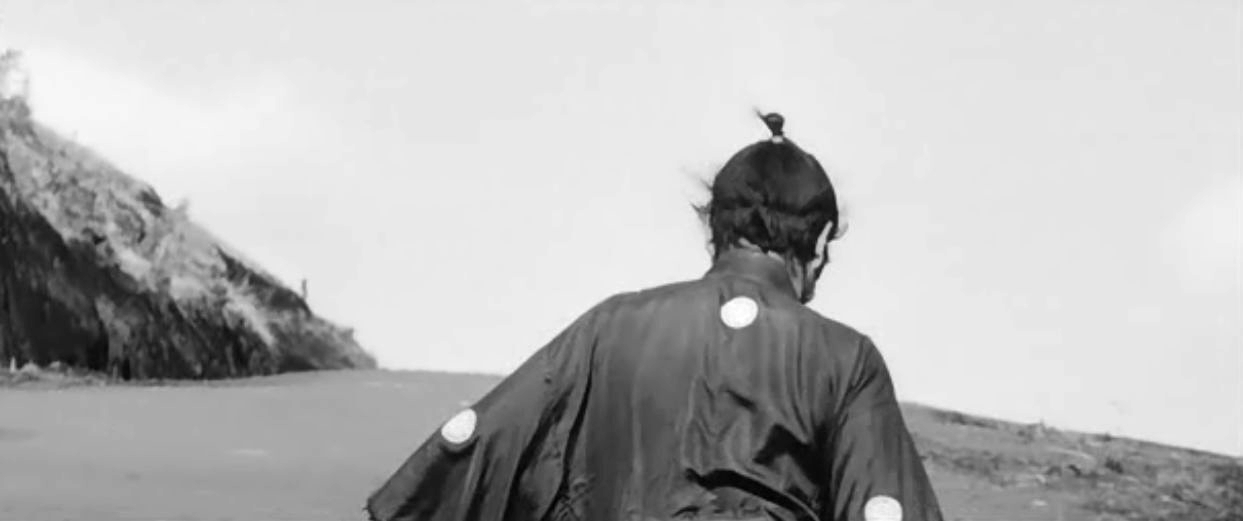 晴之助 終わり方が最高に好きな映画 椿三十郎 監督 黒澤明 若侍たちに一言 あばよ とだけ言い残し 何処へともなく立ち去っていく椿三十郎 演 三船敏郎 その後ろ姿に 終 の文字が被さり 映画は幕を閉じる 最高にかっこいいラスト