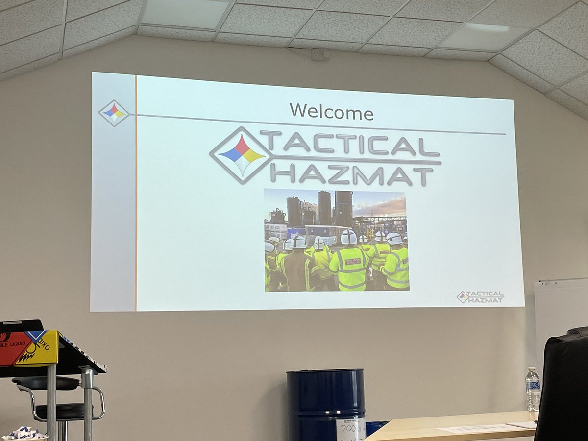 Day away from rivers for me today, but still linked to #incident response.

Thankfully, a training session with <a href="/tacticalhazmat/">Tactical Hazmat</a> &amp; our partners rather than the real thing.

Working together effectively is critical when the chips are down &amp; sessions like these are invaluable
#JESIP