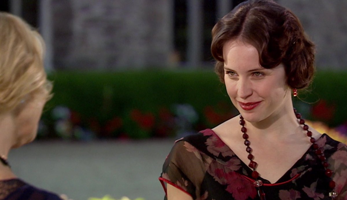 FelicityJBRcom's tweet photo. 📸 • Felicity Jones como Robina Redmond no episódio 4x07 - The Unicorn and the Wasp de 'Doctor Who' exibido em 2008. https://t.co/QhYuhiPsPm