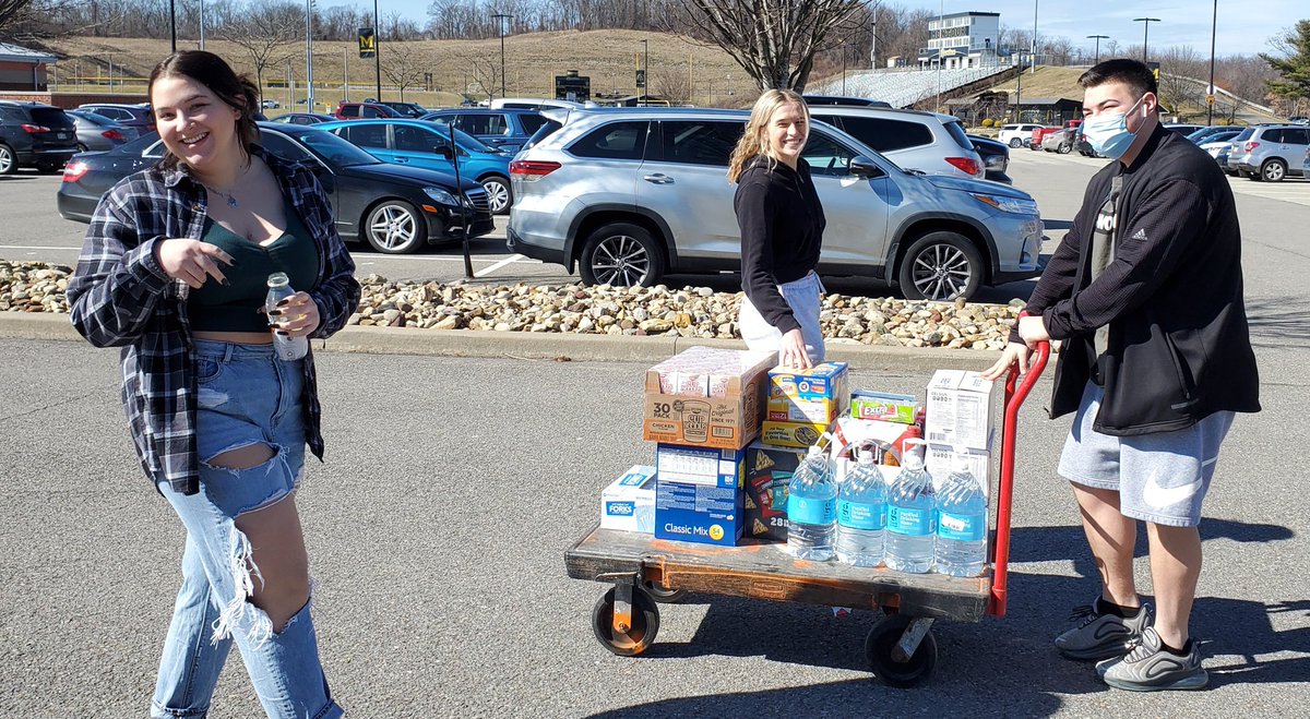 G_Ligouri's tweet photo. Time for a restock in the @Montour_FBLA Spartan Shop! Thank you all for making our first two weeks such a success! @kennarobinsonn @livpersinger @anthonylabrie3 @hilltopspartan @MrsKCrawshaw #MontourProud https://t.co/dvPV5vcg9N