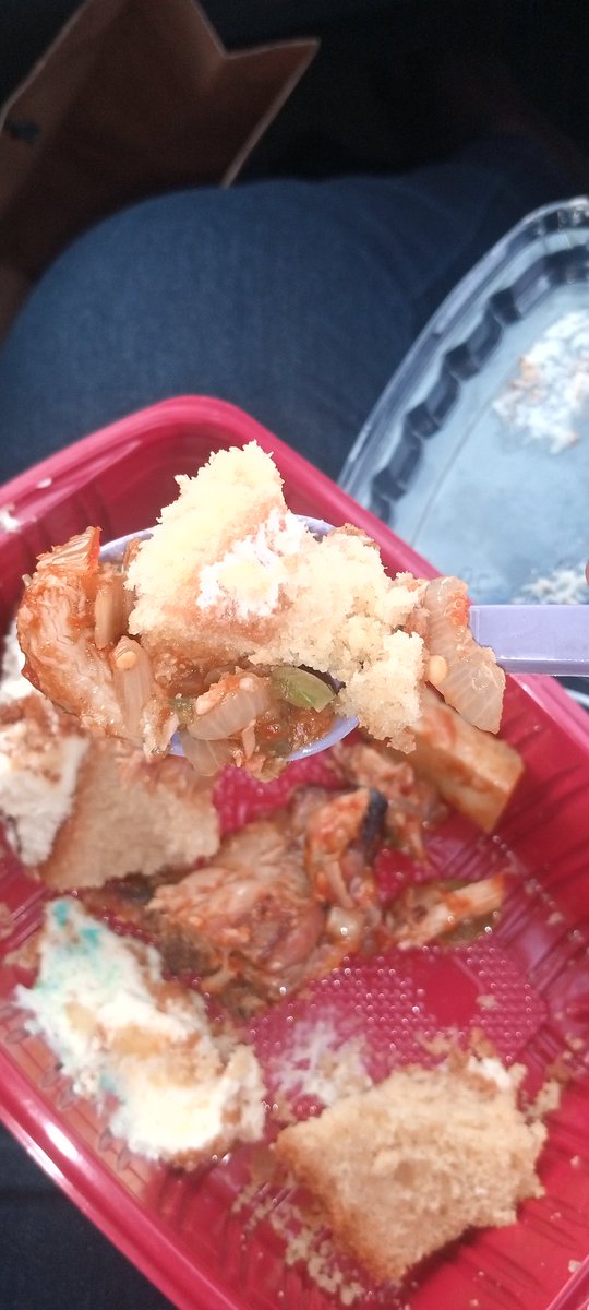 Yeancahorllar's tweet photo. Next time you want to eat cake, please and please, try it with fish or chicken sauce!  😍😍😍 https://t.co/MCT68OQ7lf