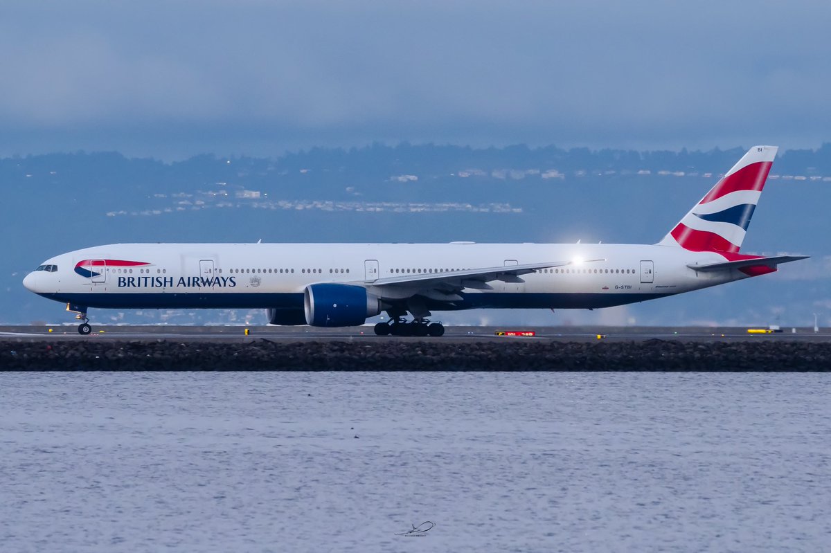gankp's tweet photo. [“It is only in our darkest hours that we may discover the true strength of the brilliant light within ourselves that can never, ever, be dimmed.”] 
— Doe Zantamata
#strobing #entering #active #runway #takeoffroll #ba777 #flysfo #BayArea #SanFrancisco #planespotting https://t.co/GYrhyAGG87
