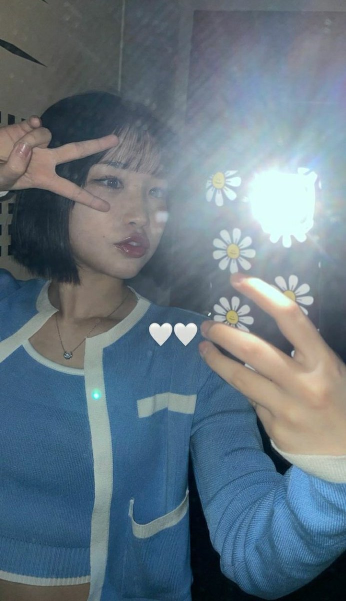TakeiGlobal's tweet photo. — Karina's Instagram story update:

'🤍🤍' 

#KARINA #TAKEIKARINA #タケイカリナ #타케이카리 #MyTeenageGirl https://t.co/kWnv4rg5Kj