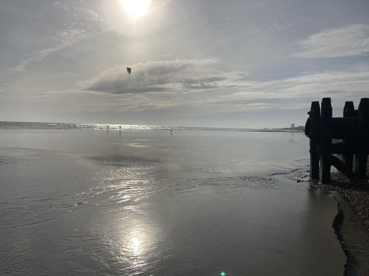 MarieJones14057's tweet photo. The light on the beach today was so striking and beautiful. Loved our time down there today #lancingbeach โค๏ธโค๏ธ https://t.co/8jOqwotZo7