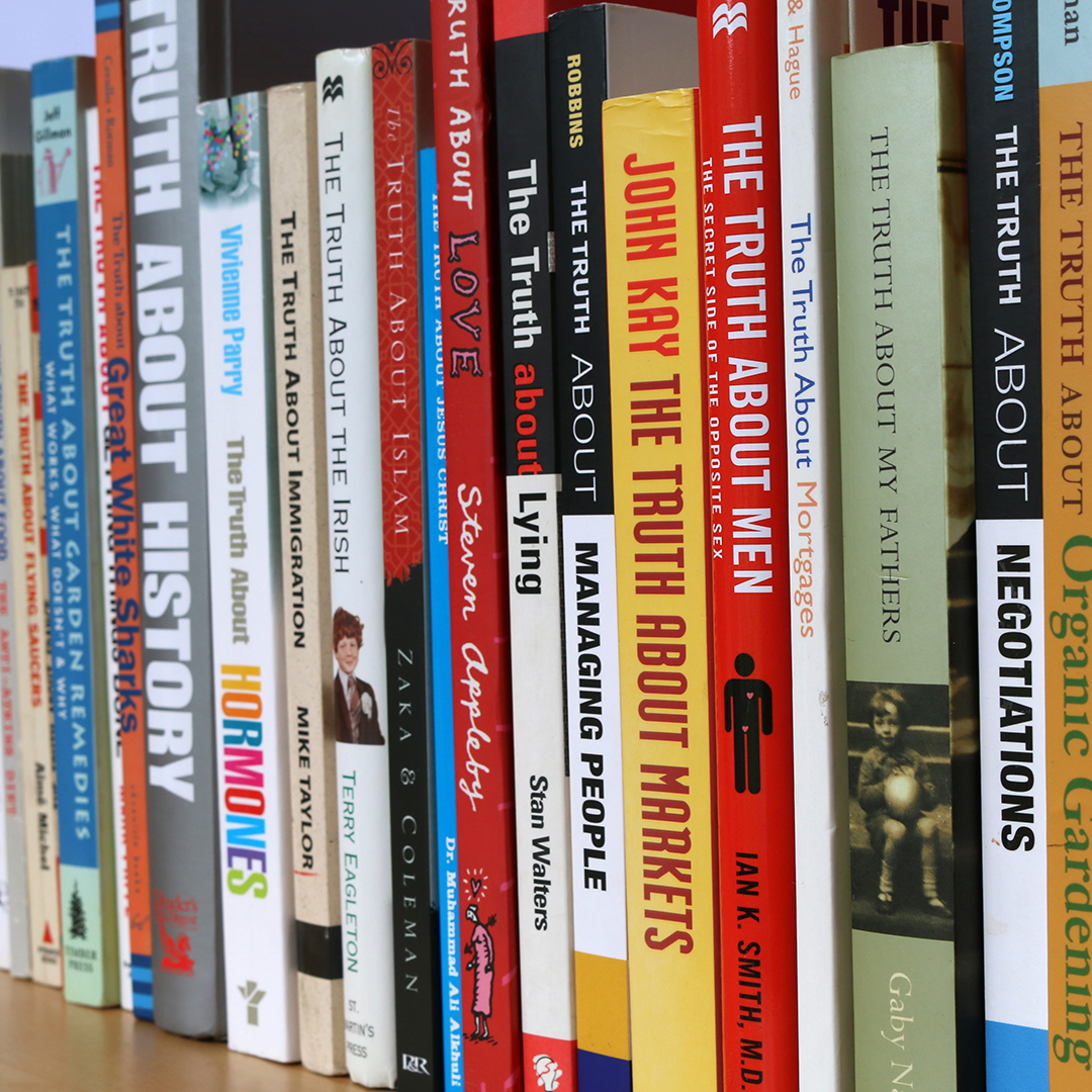 RobertGood_Art's tweet photo. Off to Bristol this week to install some 'Adventures Of Ideas' at the #UWE Bower Ashton Library. Thanks @SarahBodman for inviting me! #bookart #problemsofphilosophy #libraryoftruth #understandingarguments See p2 of latest Book Arts Newsletter: https://t.co/EYVc0eyng7 https://t.co/dFtwrYOJCE