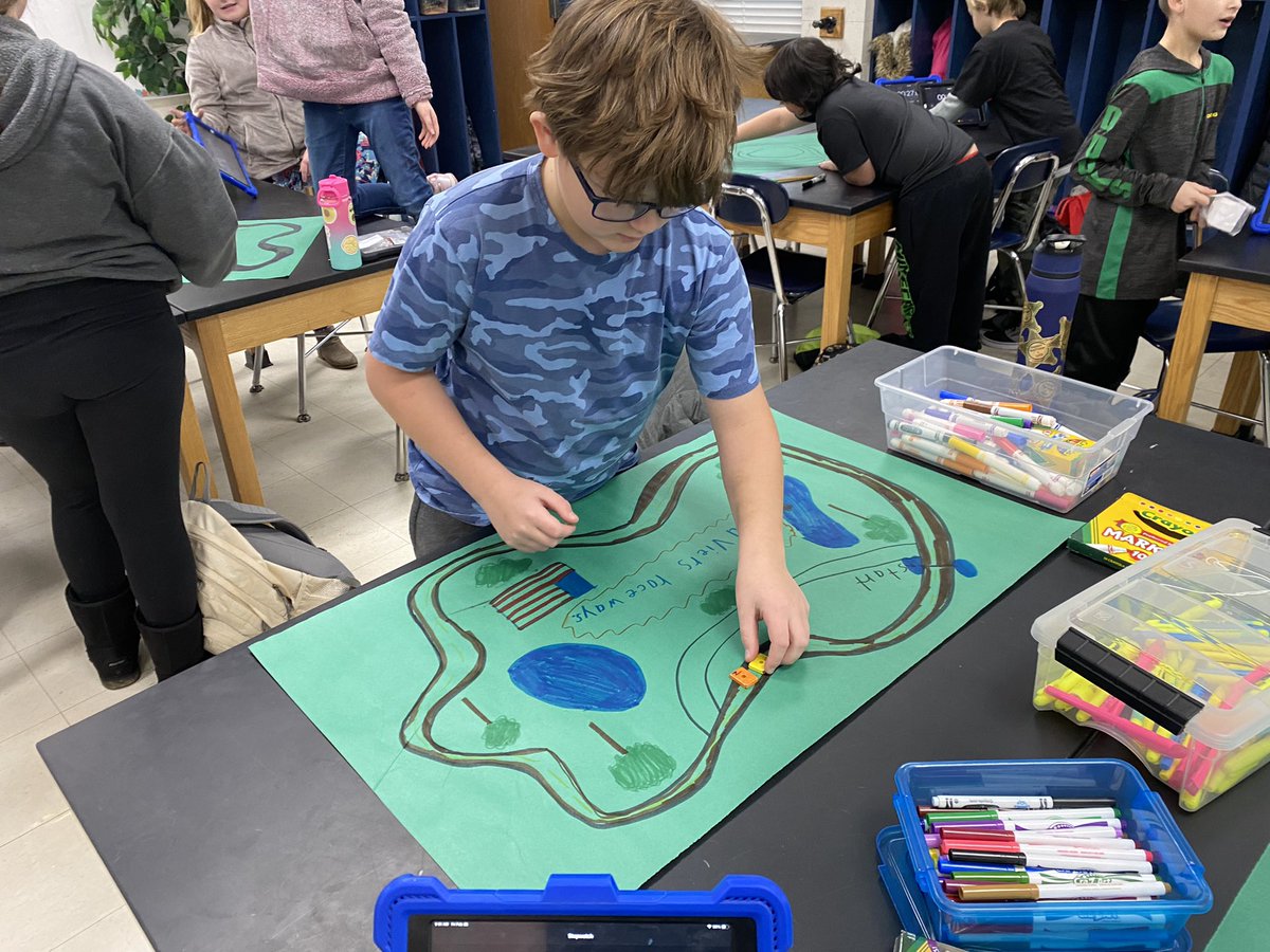 MissBurkhardt5's tweet photo. Magnet races to demonstrate non-contact forces 🧲 https://t.co/d2NkqMYIUL