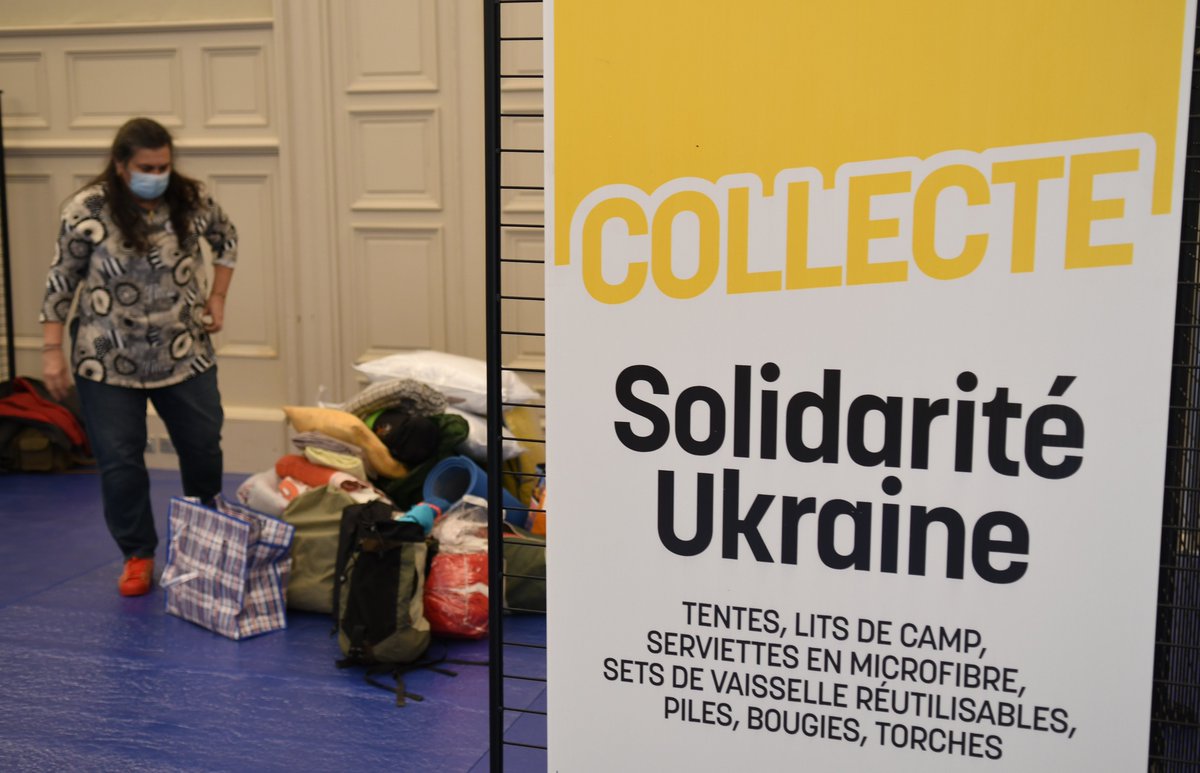marseille's tweet photo. #SolidaritéUkraine | 🇺🇦 La Mairie de Marseille organise une collecte de dons à l’Hôtel de Ville en faveur de l'#Ukraine :
🗓️Du lundi au samedi
🕑De 9h à 19h
Vous souhaitez y participer ? Retrouvez la liste des produits acceptés👉https://t.co/ZH38eyguKH https://t.co/k9b5eDCgUJ