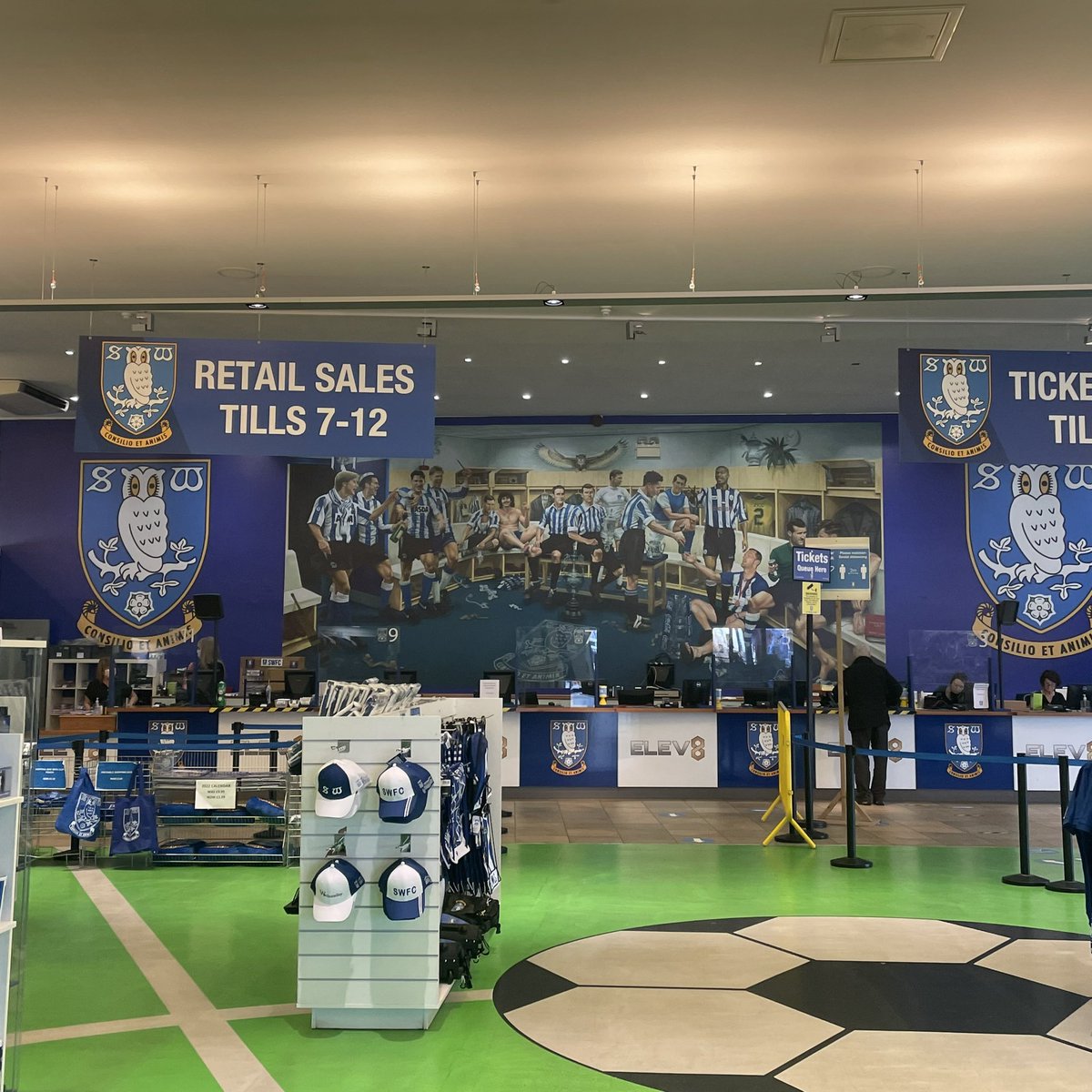 flash_charger's tweet photo. Great day last week at @swfc ⚽️⚡️

 #swfc #Hillsborough https://t.co/wloXQ0ynkX