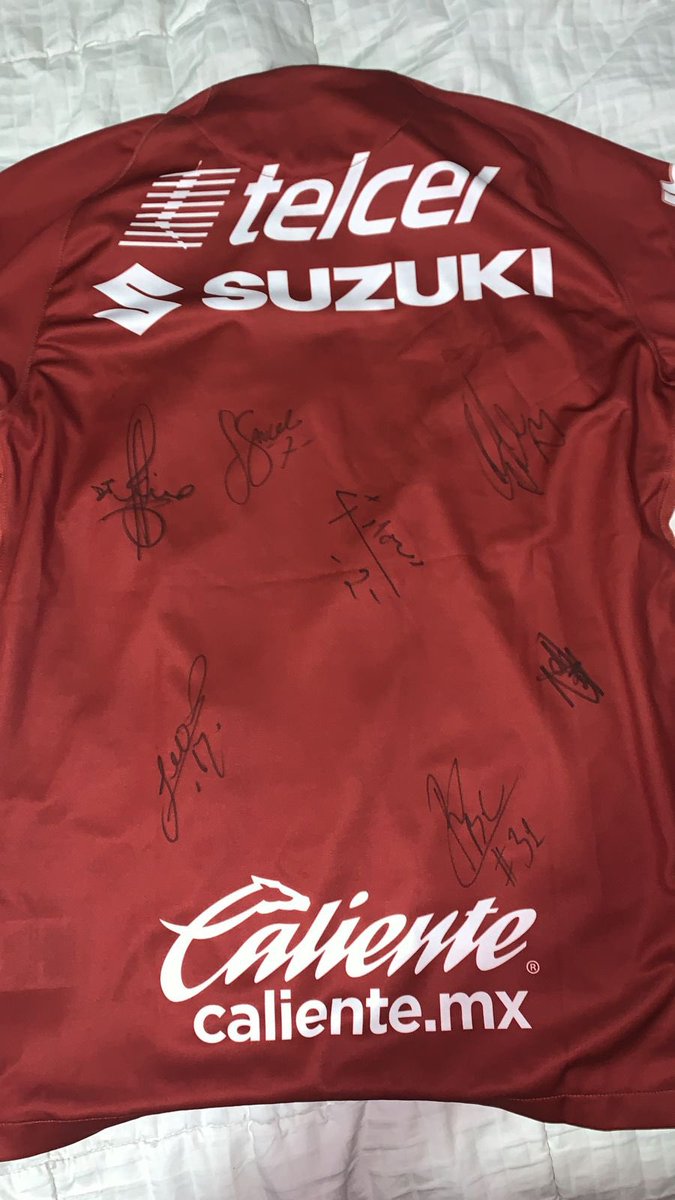 TiempoExtraOff's tweet photo. GIVEAWAY! Gana una playera autografiada por los @PumasMX🐾
Pasos:
1. Seguir a Tiempo Extra en Facebook y Twitter. (Fb: Tiempo Extra Oficial, Tw: @TiempoExtraOff)
2. Dar Like a la publicación 
2. Compartir o dar RT
3. Mencionar a 1 amigo en los comentarios 
https://t.co/rPgSd6OmHU https://t.co/2na8I9L8U9
