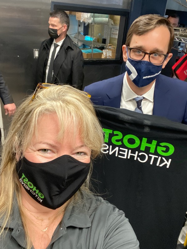 IQPromos's tweet photo. @fordnation @MonteMcNaughton Proud to see our client recognized for the growth they have accomplished during the last 2 years. Looking good everyone!  Our Motto @IQPromos "Making you, look good! #fordnation #topoli #onpoli https://t.co/PnqPyI8WZn