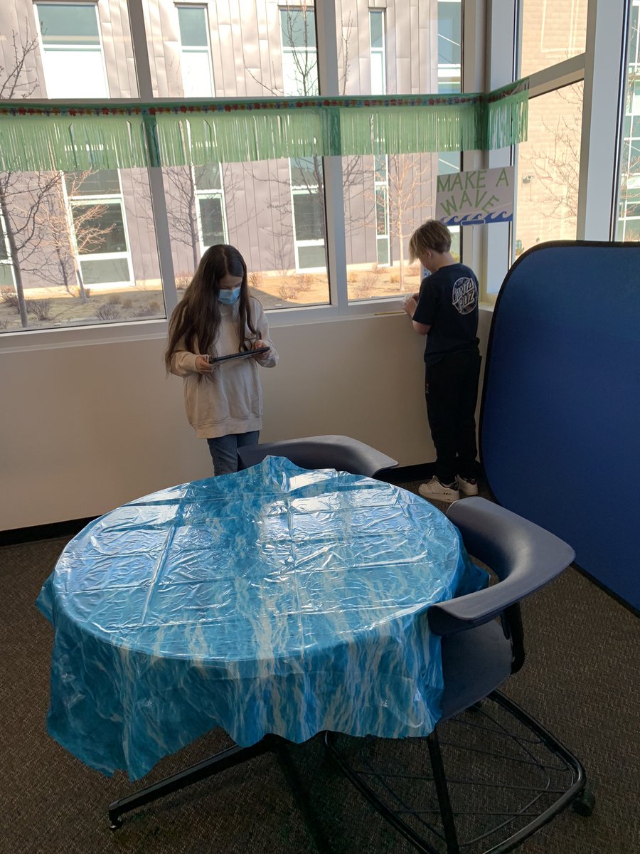 AmyHybarger's tweet photo. Love when the teachers have as much fun as the students 🥰 #nevadareadingweek #skyranchlibrary #catchthereadingwave #wcsdlibraries https://t.co/Frcu2zkXhs