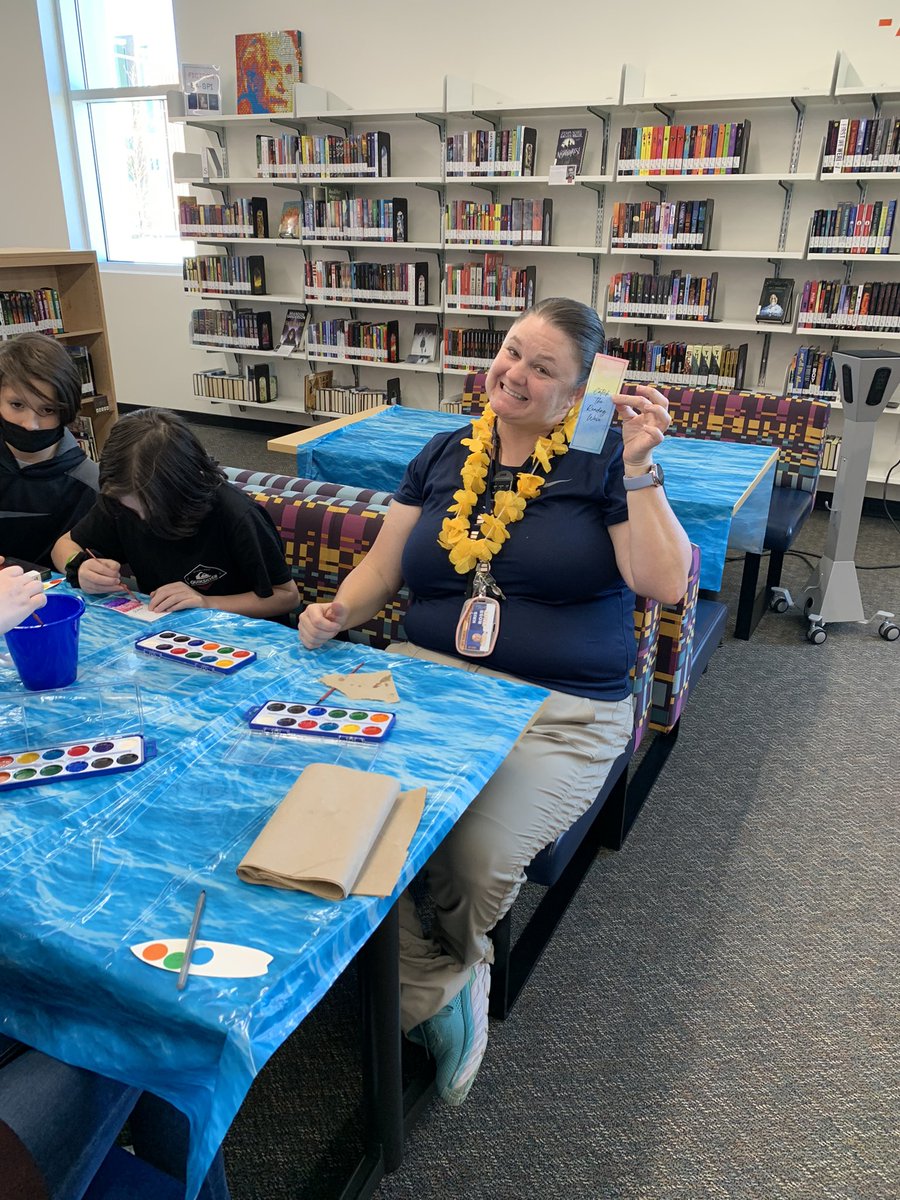 AmyHybarger's tweet photo. Love when the teachers have as much fun as the students 🥰 #nevadareadingweek #skyranchlibrary #catchthereadingwave #wcsdlibraries https://t.co/Frcu2zkXhs