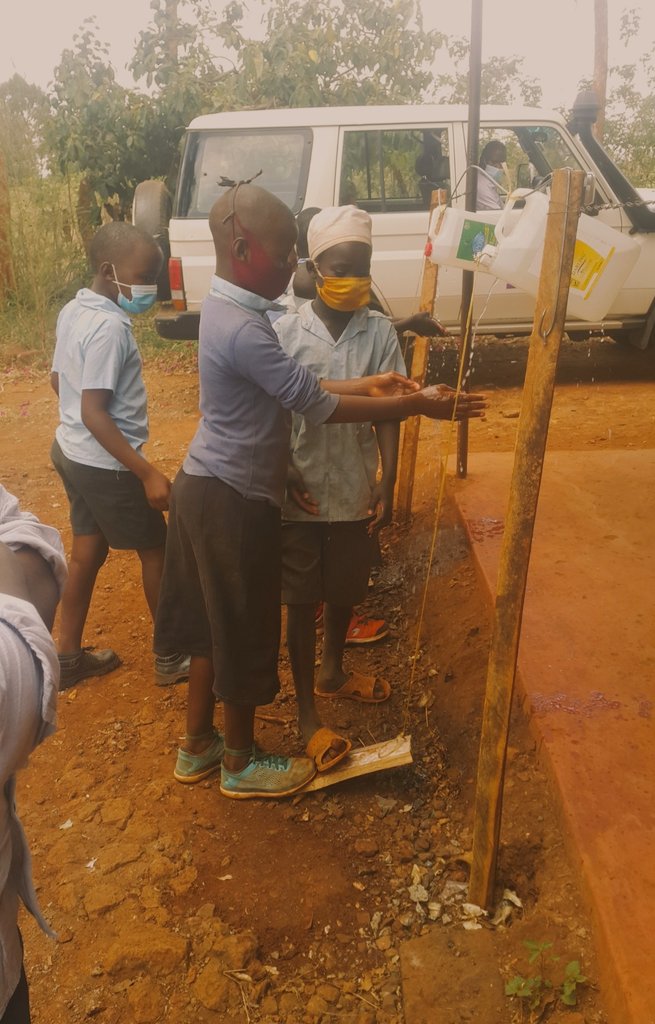 Vijana_Voices's tweet photo. It's Essential to use Available Resources for a Sustainable solutions.
Use of existing infrastructure and Resources for Positive impact in our Communities.
📌Zero Cost with meaningful impact.💯
#CovidIsNotOver #LetsWearmask
#innovation #washyourhands
@machaa_evans https://t.co/PVrMSbuM6E