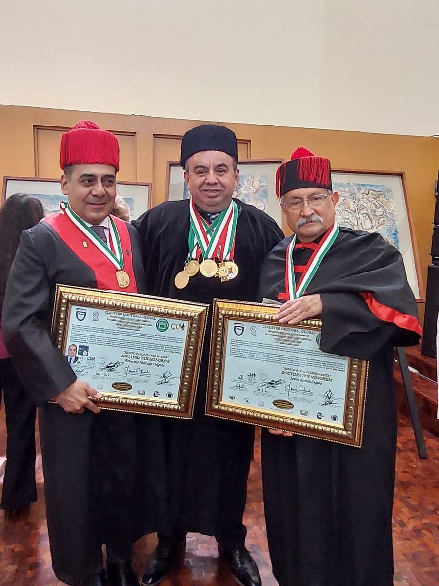 JesusCastaR1's tweet photo. Un Gran Evento La Entrega De Doctorados Honoris Causa Por Parte Del Claustro Global Doctoral México. https://t.co/RfKRcSkzin
