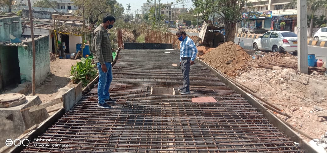 Construction of RCC Box drain with an estimated cost of Rs.65.00lakhs from Bairamalguda lake to Apex Hospital in 17 - Champapet ward which gives relief to Sai Nagar, SC Basthi & Old Bairamalguda Village @KTRTRS @arvindkumar_ias @GadwalvijayaTRS @CommissionrGHMC @GHMCOnline