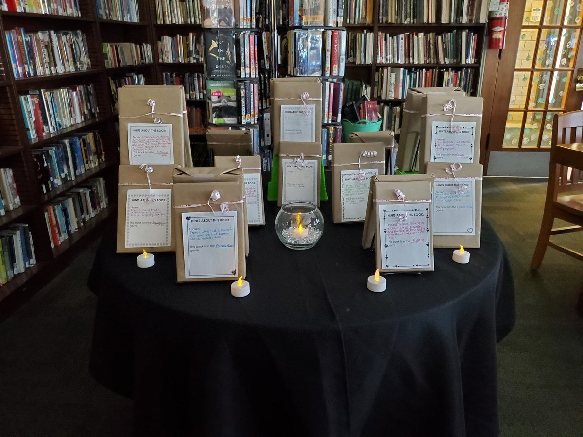 HeatlyLibrarian's tweet photo. All ready for "Blind date with a book" Part 1. https://t.co/nLJcousNDW