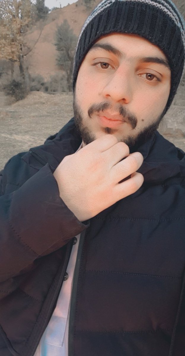 SpiderRehankhan's tweet photo. #16YearChallenge
ππ kitna badal gya yrr mein https://t.co/ueKqBLr84z