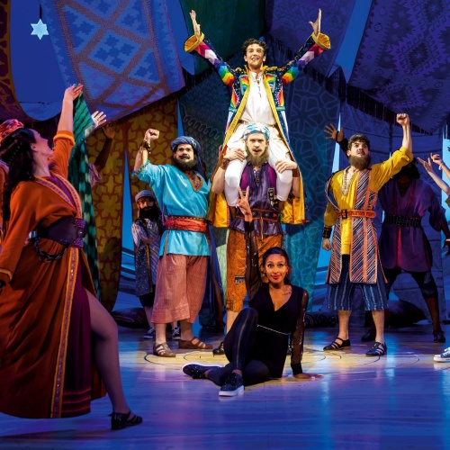 TheatreNewsWeb's tweet photo. https://t.co/H53qyDUP8a Full cast announced for UK and Ireland Tour of Joseph and the Amazing Technicolor Dreamcoat - #JosephAndTheAmazingTechnicolorDreamcoat @josephmusical #JosephsBack #thelondonpalladium @londonpalladium #LDNPalladium #LondonPalladium https://t.co/IS2LSEpD6T https://t.co/se3rMZM3Nm