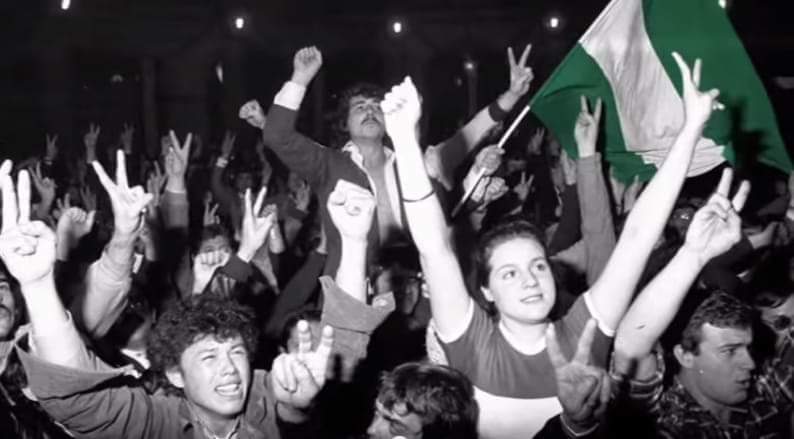 1980: en España se aprueba en referéndum el acceso de Andalucía a la autonomía mediante el procedimiento del artículo 151 de la Constitución española.  FELIZ DIA DE ANDALUCIA !!!!!