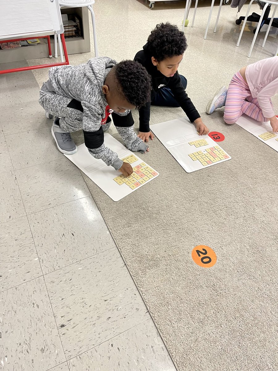 jess_stanfill's tweet photo. Kindergarten is working hard on Fundations.  Today we did worked on letter sounds, word play, and echo and find to spell out words. #GuildStrong #sumnerarchives https://t.co/7UZyiIrtg7