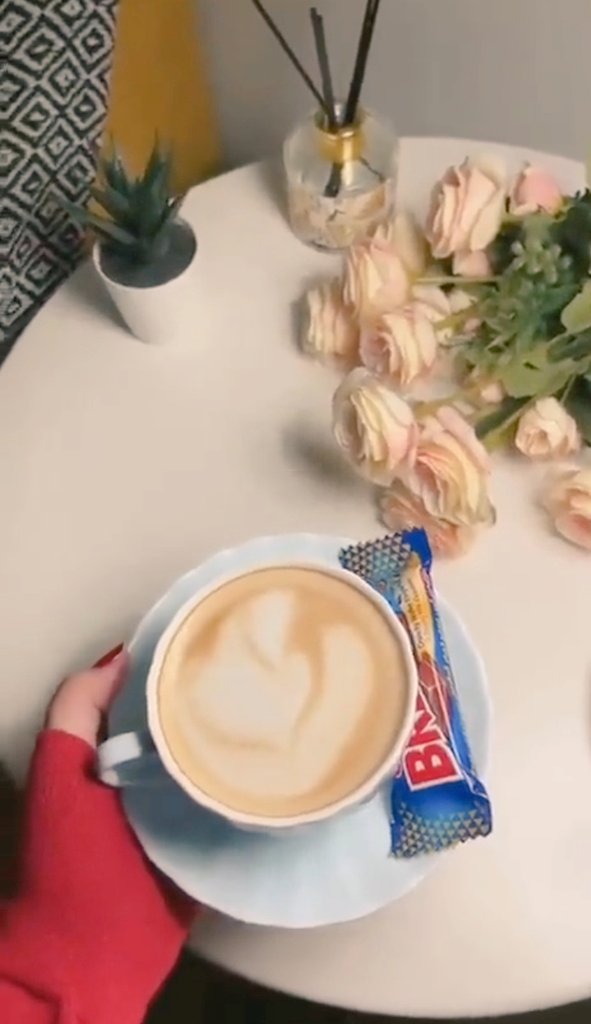 ِ
ِ 

#مساء الخير لهدوء المساء الذي يسكننا ،
ولكل الأشياء الجميلة التي تصنع السعادة بداخلنا ..🍃♥️
ِ